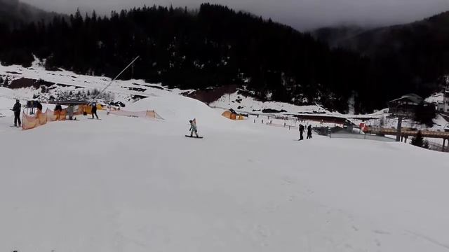 Первые прыжки на сноуборде! смотреть онлайн