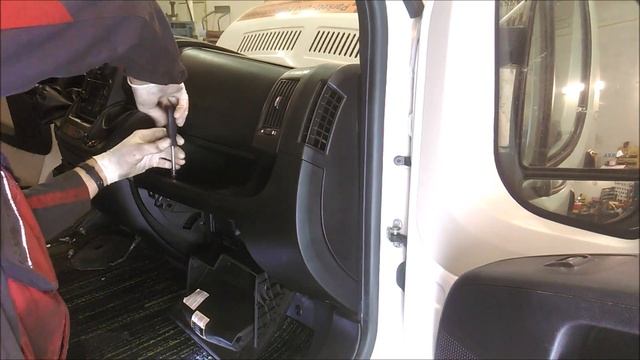 ЗАМЕНА ОПОРНЫХ ПОДШИПНИКОВ ПЕРЕДНИХ АМОРТИЗАТОРОВ / PEUGEOT BOXER / 2013 смотреть онлайн