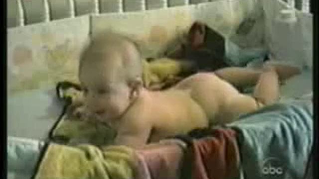 ребёнок очень сильно пукнул!!!!!!