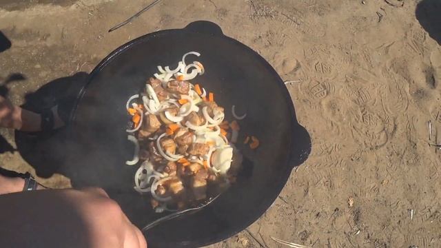 Гречка по-купечески в казане на костре. Гречневая каша со свининой и грибами. смотреть онлайн