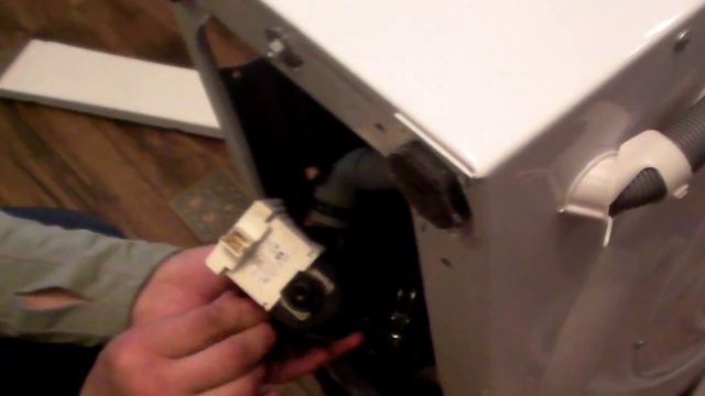 Стиральная машина не сливает воду