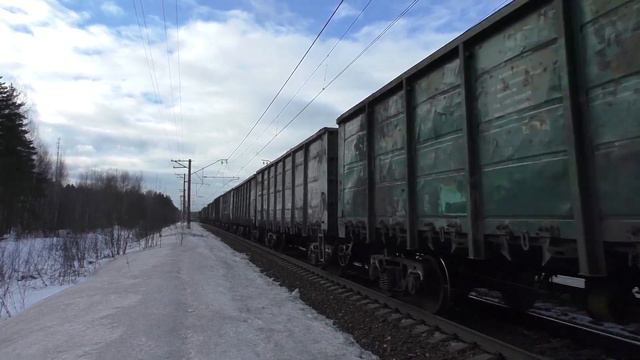 Электровоз ВЛ11М-395 с грузовым поездом следует по перегону Авсюнино-Шатура, платформа Заполицы смотреть онлайн