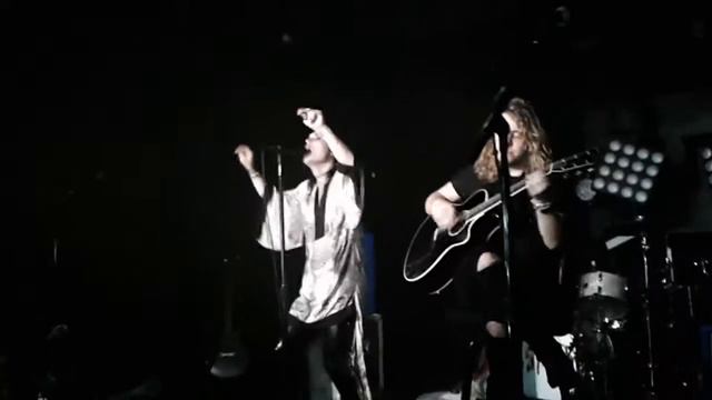 Black Swan by The Struts смотреть онлайн