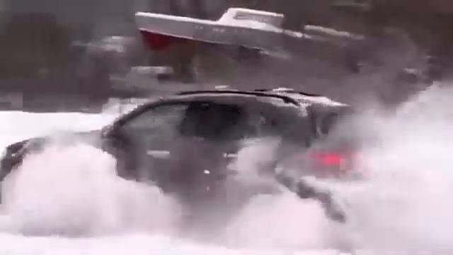 Дрифт зимой на Infiniti FX35 смотреть онлайн