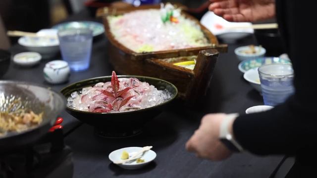 【稀少】フナの捌き方「鯉しげ」コイ料理屋に集う常連が感激する寒鮒あらい 日本 職人技 Japanese carp sashimi shop смотреть онлайн