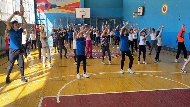 Зарядись!!! танцевальная зарядка на РДШ смотреть онлайн