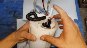 Замена топливного фильтра - сетки бензонасоса. Как понять что пора менять? Замеры. VW Tiguan 2.0TSI