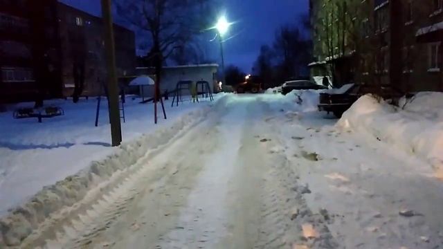 Уборка придомовой территории от снега смотреть онлайн