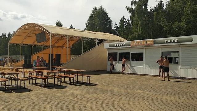Курорт, пляж санатория Юбилейный-Парус, озеро Банное (18.08.2019) смотреть онлайн