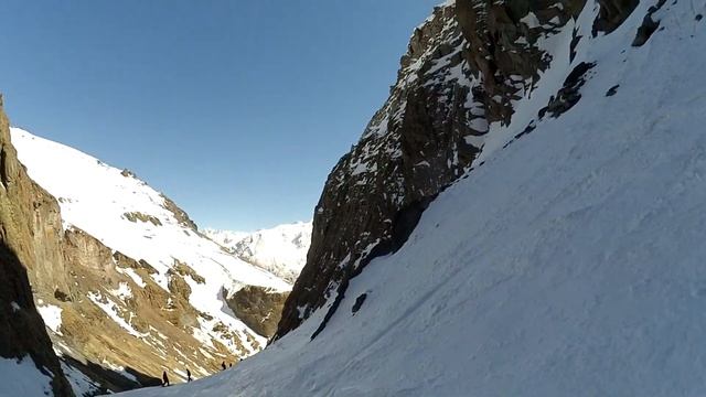 Фрирайд в Приэльбрусье. Ущелье Гарабаши 5.04.19 смотреть онлайн