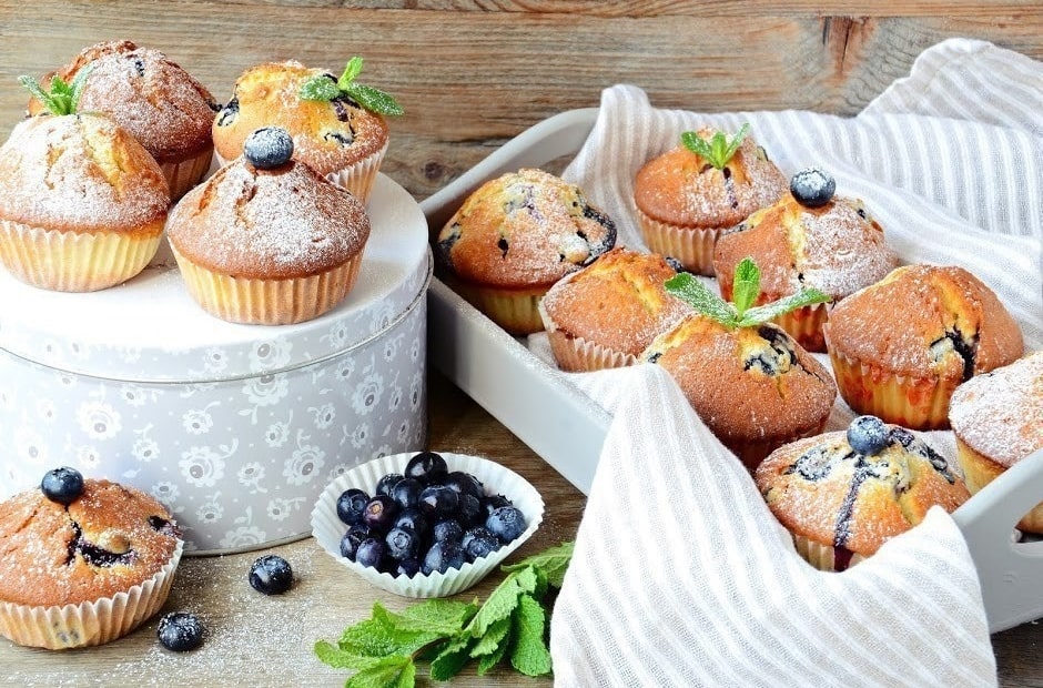 ПЫШНЫЕ КЕКСЫ НА КЕФИРЕ.НЕЖНЫЕ И АРОМАТНЫЕ.Простой рецепт. смотреть онлайн