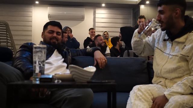 ERA7CAPONE’A MİSAFİR OLDUK VE SORDUK CAP Mİ DEĞİL Mİ!era7capone röportaj’ı смотреть онлайн