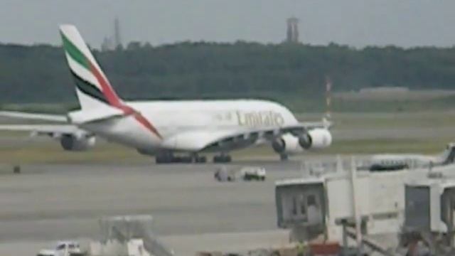 Airbus A380-800 Emirates A Milano-Malpensa MXP