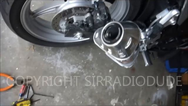 2011 Honda CBR-250R Yoshimura Exhaust Comparison смотреть онлайн