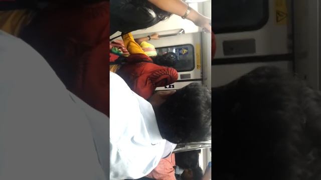 Namma Metro Train Rush in Bangalore | very difficult to travel In metro Bangalore смотреть онлайн