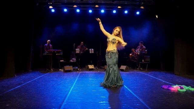Aziza, bellydance cover by Oriental Band смотреть онлайн