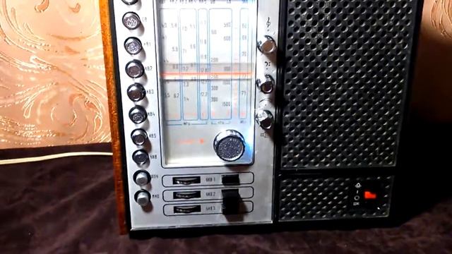 Советский радиоприемник Меридиан 210 смотреть онлайн