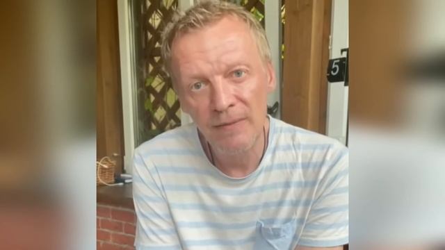 Проживающий в Канаде Алексей Серебряков обратился за помощью к россиянам смотреть онлайн