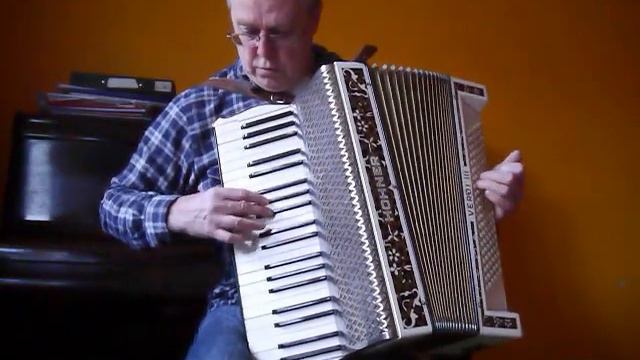 Hohner Verdi III piano accordion - testing after restoration смотреть онлайн