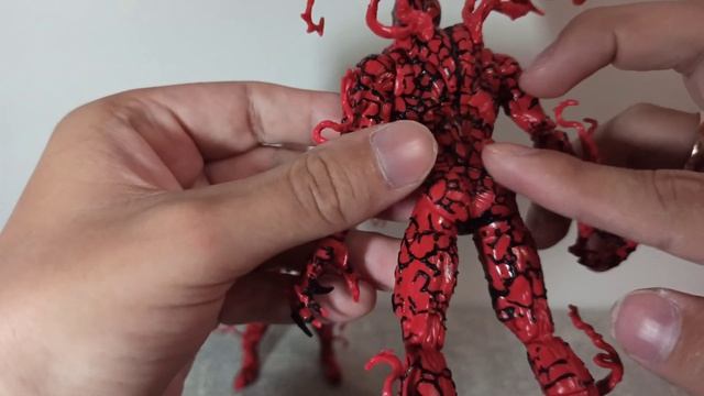 Злой симбиот и враг Венома - Карнаж / Marvel Legends Carnage: Venompool Wave смотреть онлайн