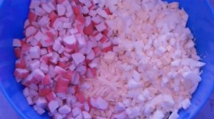 Салат с апельсином, сыром, чесноком