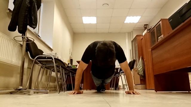 Все выше и выше и выше ► Челлендж. Сотня отжиманий за раз смотреть онлайн