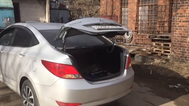 Амортизатор (упор) багажника на Hyundai Solaris HSOL.G2.Z (обзор) смотреть онлайн