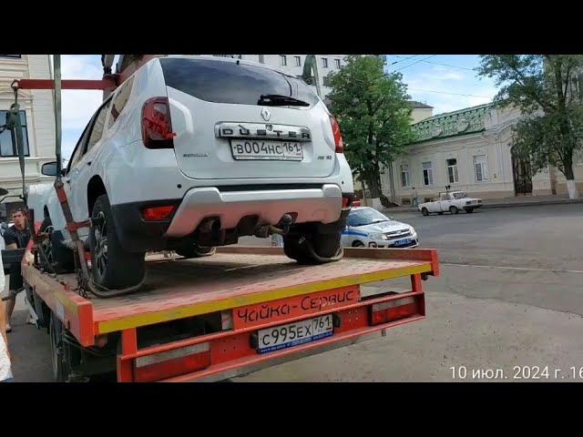 #1.Эвакуация на пл. Свободы продолжается, эвакуируются нарушители ПДД с тротуара. смотреть онлайн