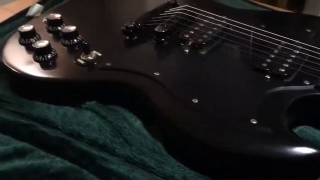 Gibson Gothic SG смотреть онлайн