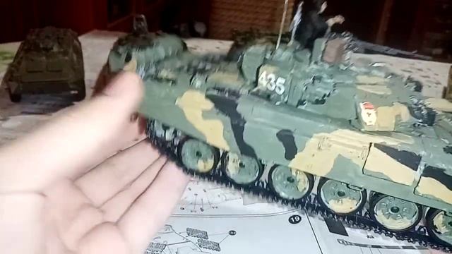 Танк Т-72, Т-80, Т-90, БТР-80, БМП-1 сборные модели 1:35. смотреть онлайн
