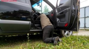 Как на Hyundai Tucson 2004-2010г.в снять переднее сиденье.