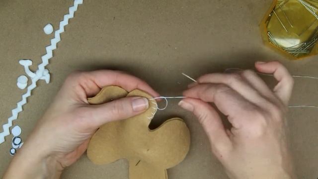 Craft: How to Sew a Stuffed Toy / Christmas Tree Ornament - Make a Gingerbread Man / Gingerbread Bo смотреть онлайн