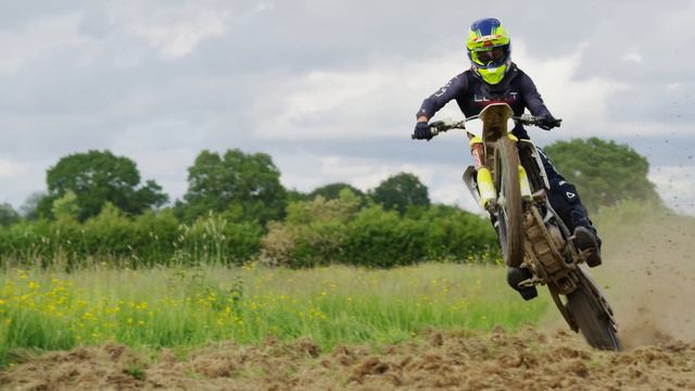 Leatt 2022 - Moto - 7.5 Helmet смотреть онлайн