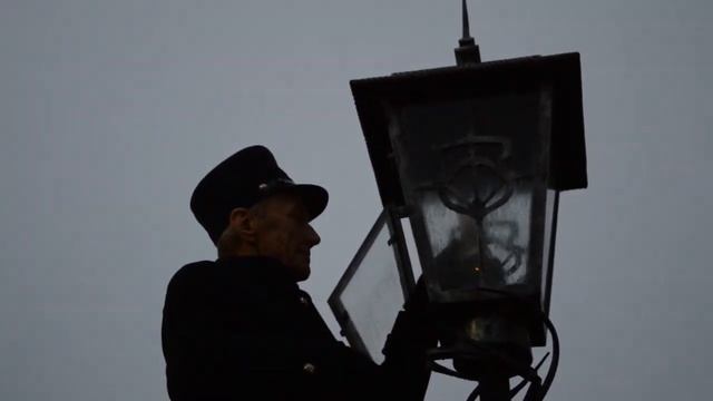 Как зажигают фонари в Бресте смотреть онлайн