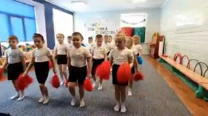 Торжественное шествие с султанчиками "Вперед, Россия!"