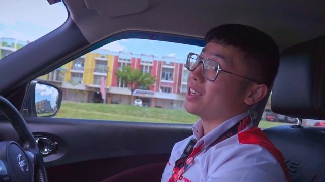 DEFINISI MOBIL YANG LAYAK DICARI! | Nissan Juke RX Revolt 2015 Driving Experience By FormulaMotorTV смотреть онлайн