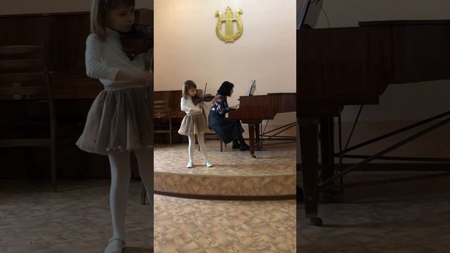 О.Ганоболін « Дрібничка», етюд Бакланова. Юрескул Єлизавета 6 років.