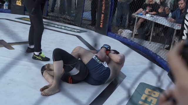 BFC: Адам Гладиатор Хакимов против Успата Джаватова смотреть онлайн