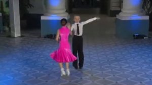 Дети танцуют рок-н-ролл!