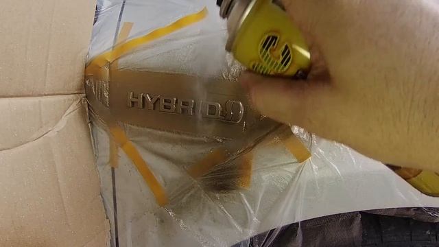 Rubber spray paint emblem on a Prius смотреть онлайн