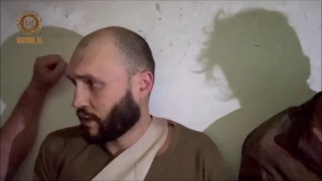 Хохлы которые грузили пленных мирных и срочников оказались в плену у ВСРФ смотреть онлайн