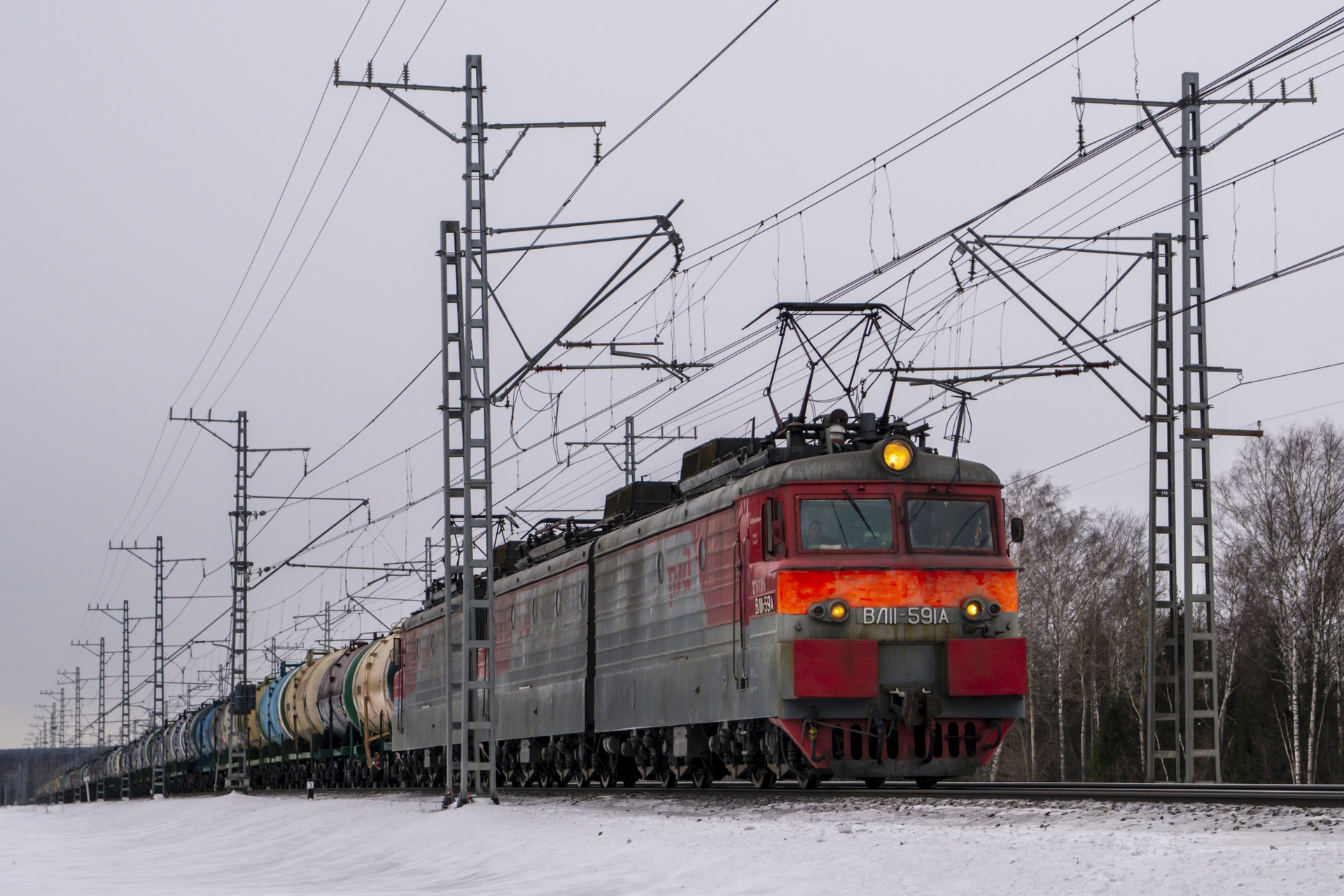 Электровоз ВЛ11.8-591/590Б с грузовым поездом. смотреть онлайн
