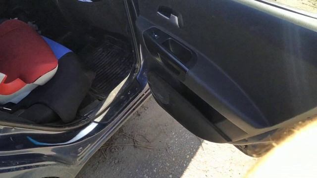 Ограничитель правой задней двери KIA Ceed Sw не фиксирует