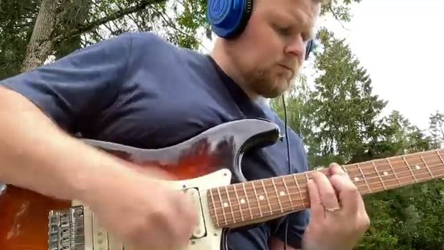 Fender Mustang Micro in F# смотреть онлайн