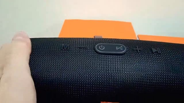 Колонка Charge 4 Смоляного цвета смотреть онлайн