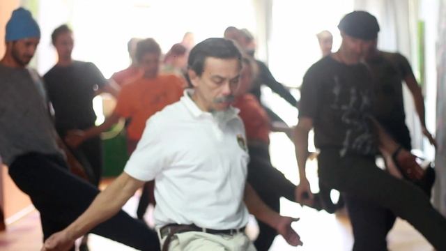 Cortiço do Abelha - Capoeira de Angola смотреть онлайн