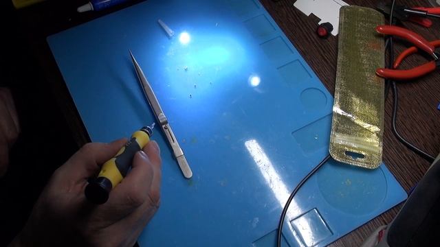 Отличный пинцет с фиксатором  JAKEMY YLM-JM-T9-11