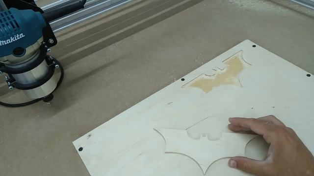 Фрезерный станок с ЧПУ. Компрессионная фреза. Резка фанеры 10мм за 1 проход! смотреть онлайн