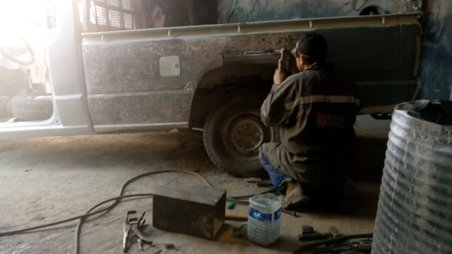 إصلاح ميتسبيشي L200 ، Rénovation Mitsubishi pickup L200 1990 ancienne смотреть онлайн