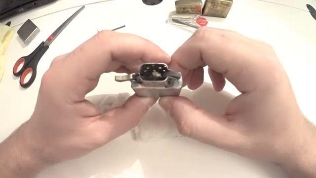 Замена фитиля, замена кремня, замена ваты в бензиновой зажигалке - Zippo смотреть онлайн